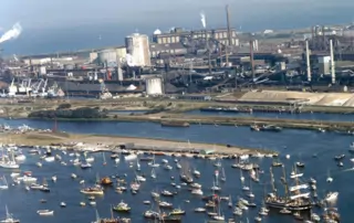 Minder jonge gezinnen verlaten Amsterdam, maar jonge leraren wonen vaker buiten de stad